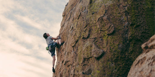 Best Apple Watch Bands for Extreme Sports – Durable, Sweatproof & Adventure-Ready