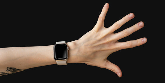 Best Apple Watch Bands for Small Wrists (Slim, Adjustable & Actually Fits)