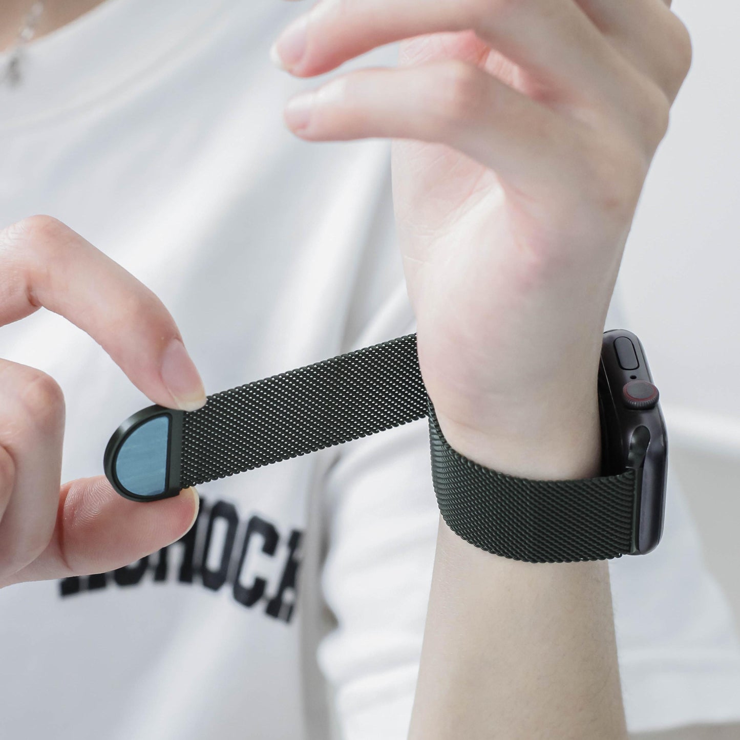 Dual-Link Milanese Magnetic Band for Apple Watch.